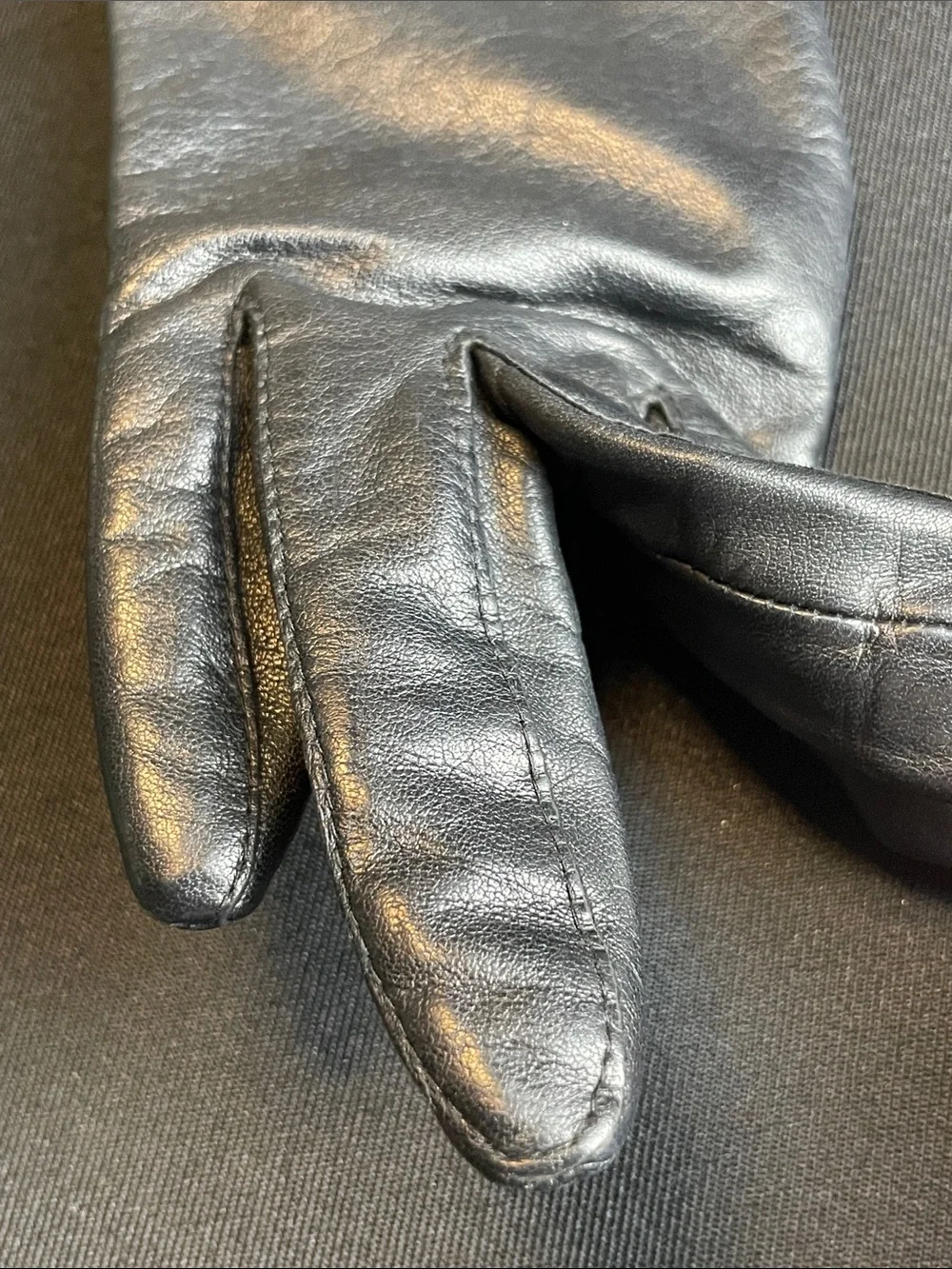 Vintage Black Leather Gloves embroidered size 6 1/2 WPL 9522 classic women’s
